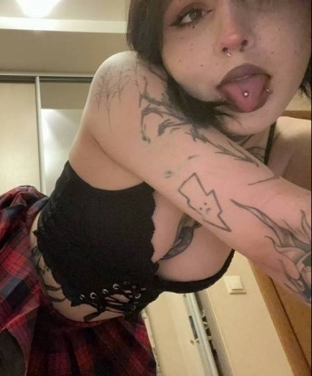 Анкета проститутки Карина - город Оймур, 21 год, №1490